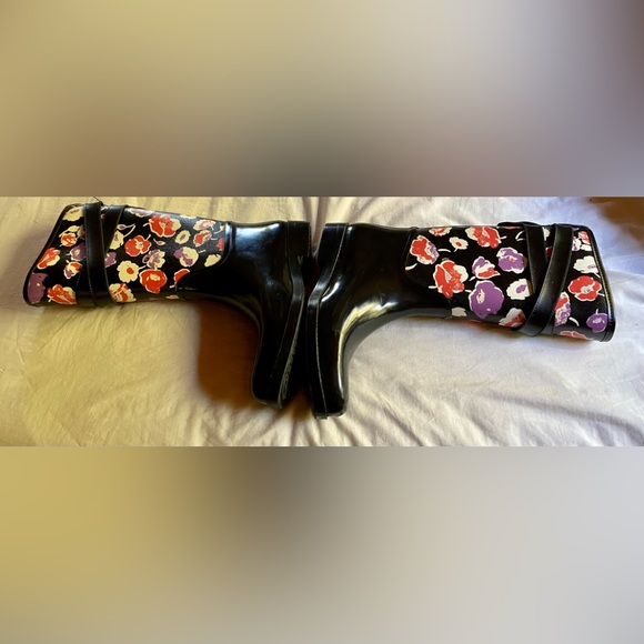 ⭐️Coach Black Floral Winter & Rain Boots⭐️ - Picture 6 of 13